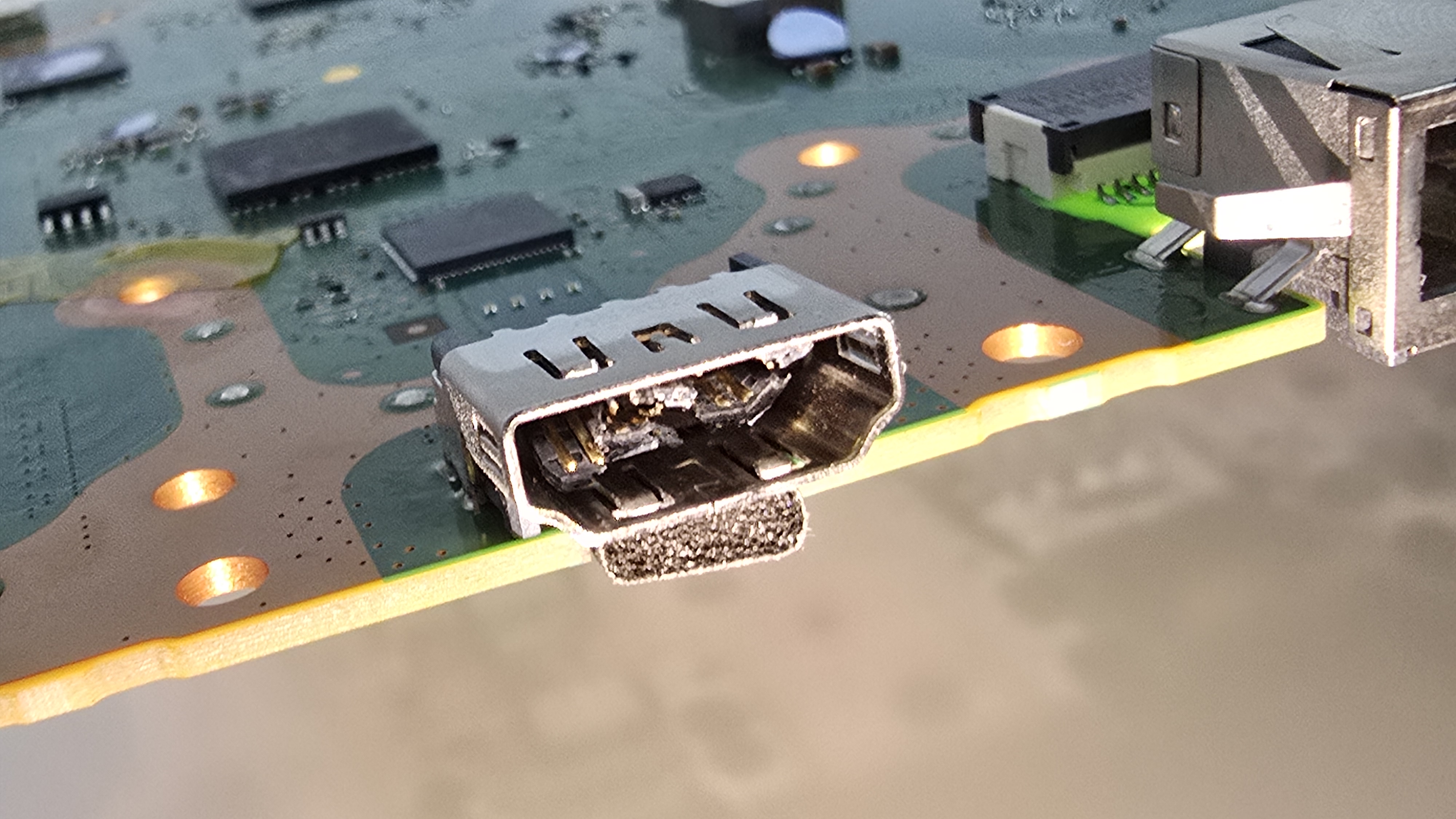 Diagnostic écran noir PS5 port HDMI cassé